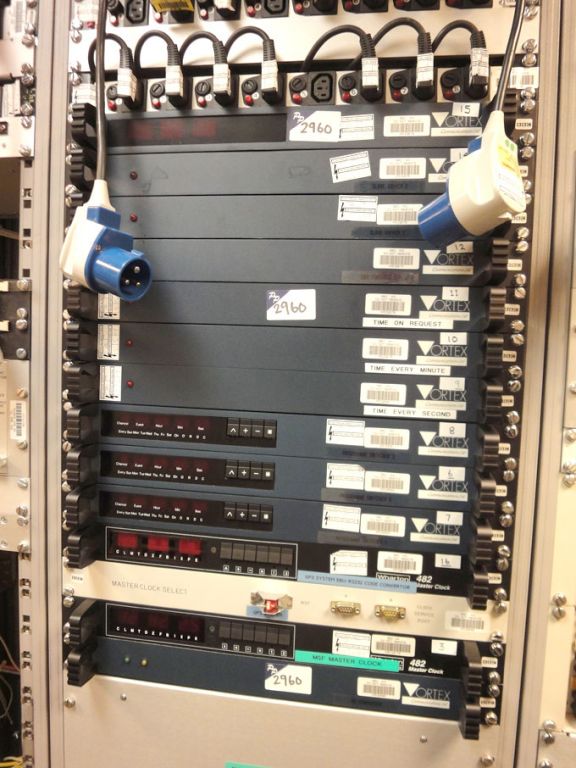 2x Wharton 482 master clocks with vortex slave dri...