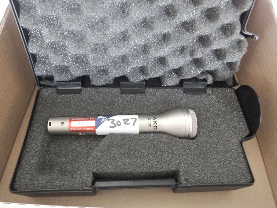 2x AKG D130 microphones