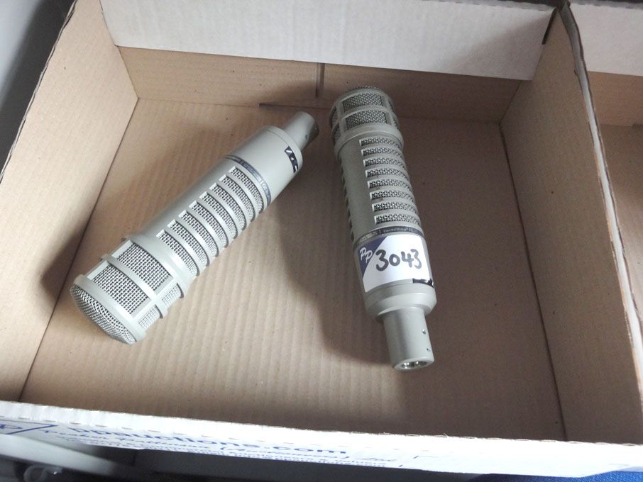 2x ElectroVoice RE20 microphones