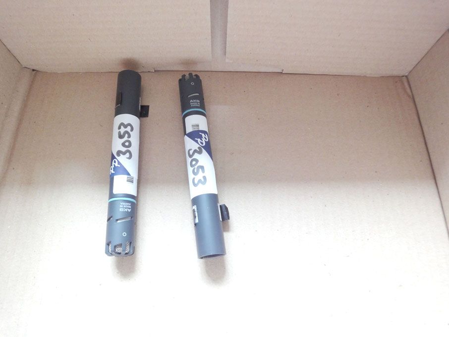 2x AKG SE300B microphones with CK92 head