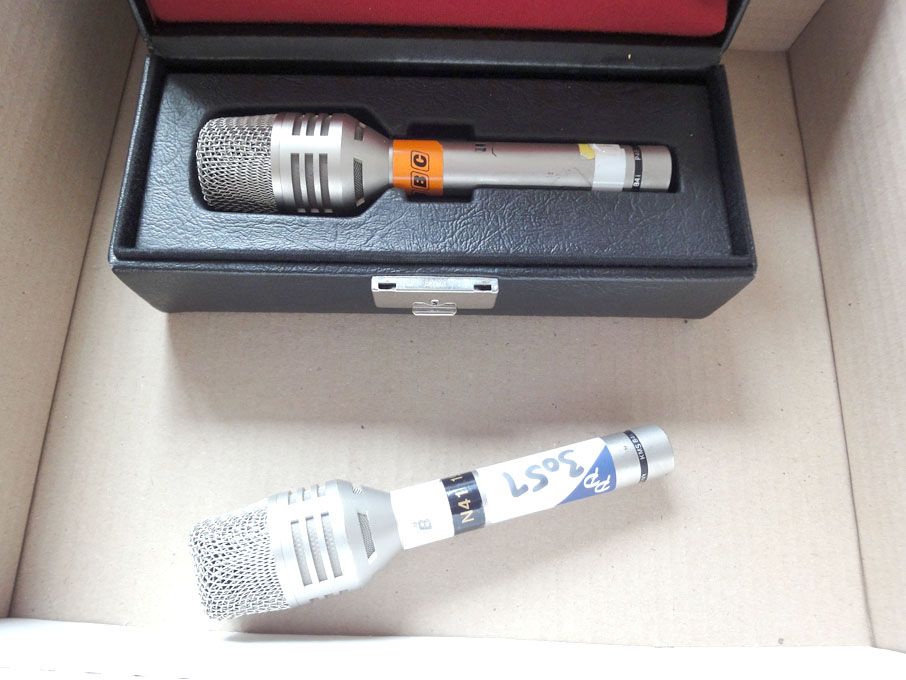 2x Neumann KMS84i microphones
