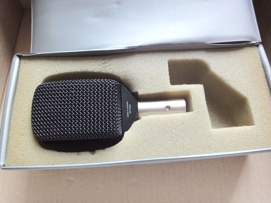 AKG DRE microphone