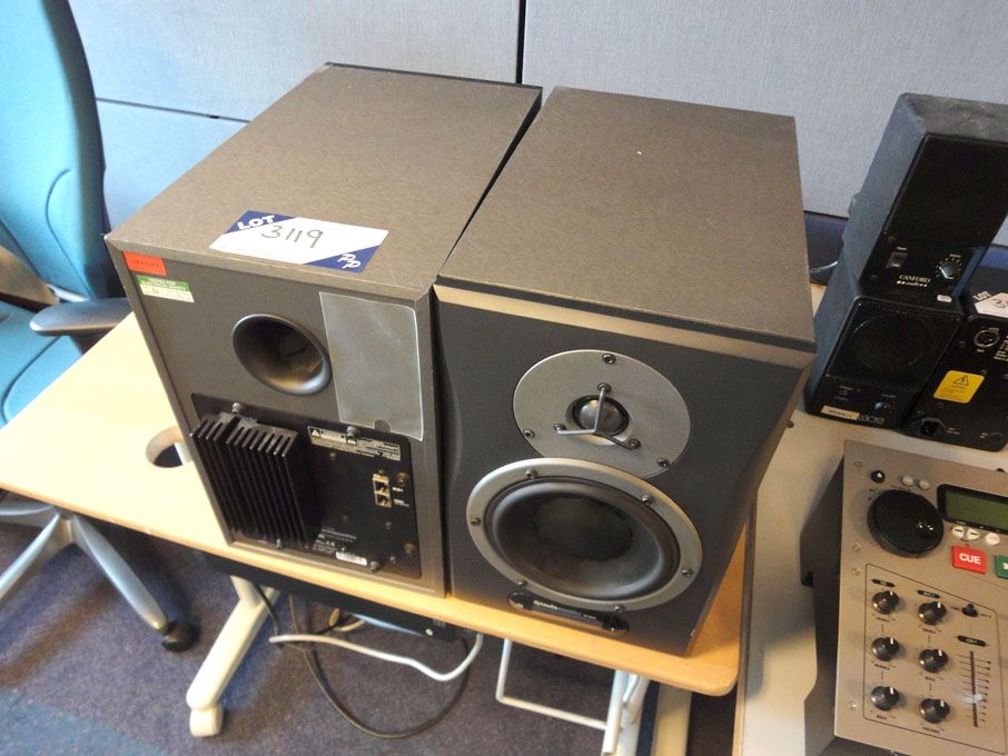 2x Dynamic Acoustics Air series speakers