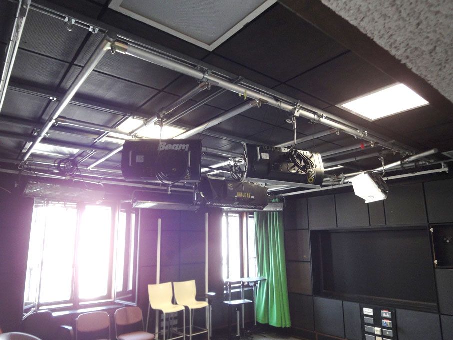 5x4m Lighting grid with KinoFlo Image 45DMX, 3x Pa...