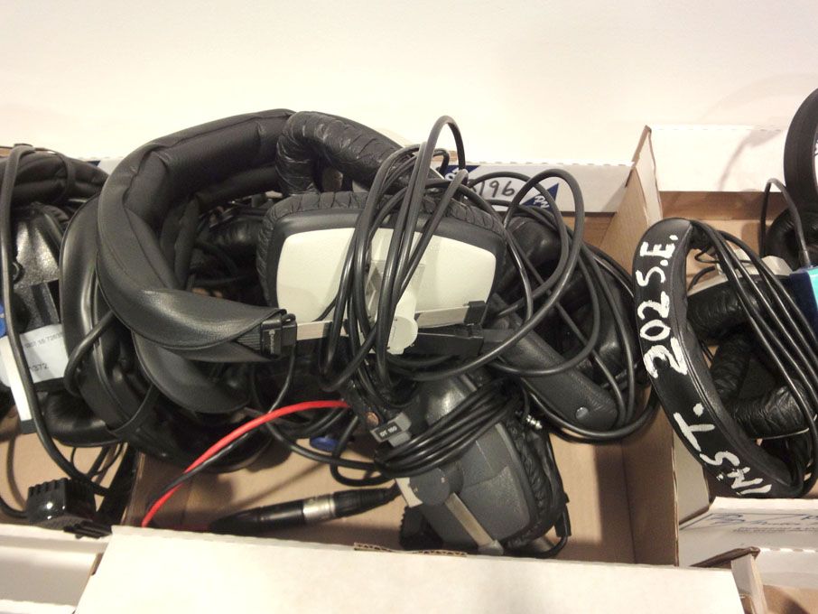 4x Beyer Dynamic DT100, DT150 headphones