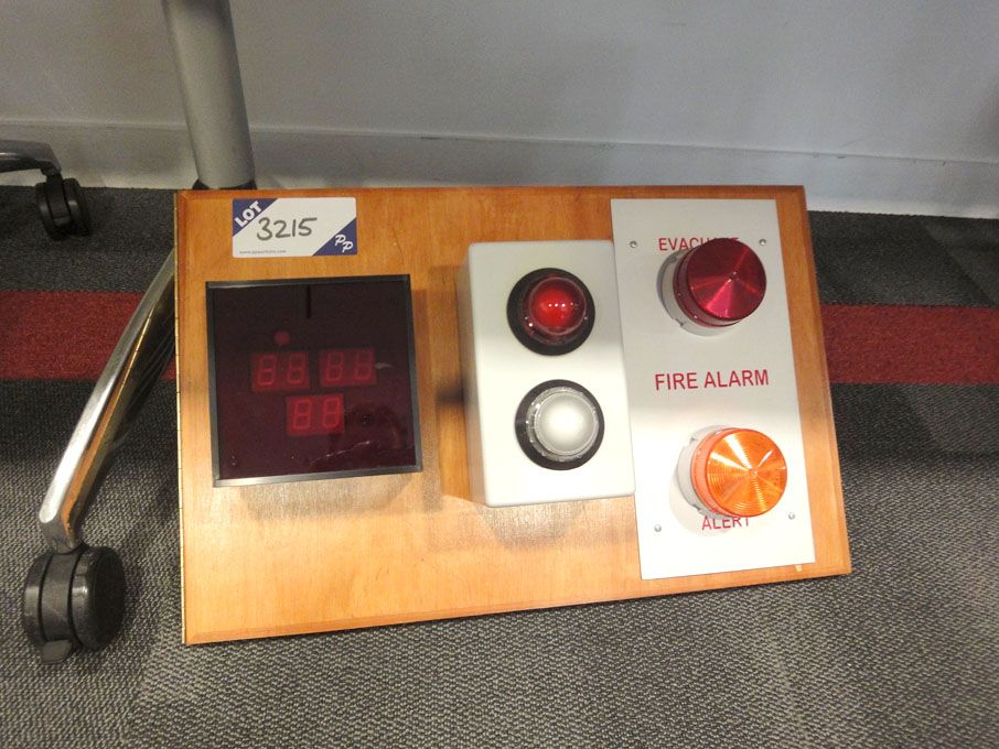 Wharton digital pulse clock & 'on air' lights (Ple...