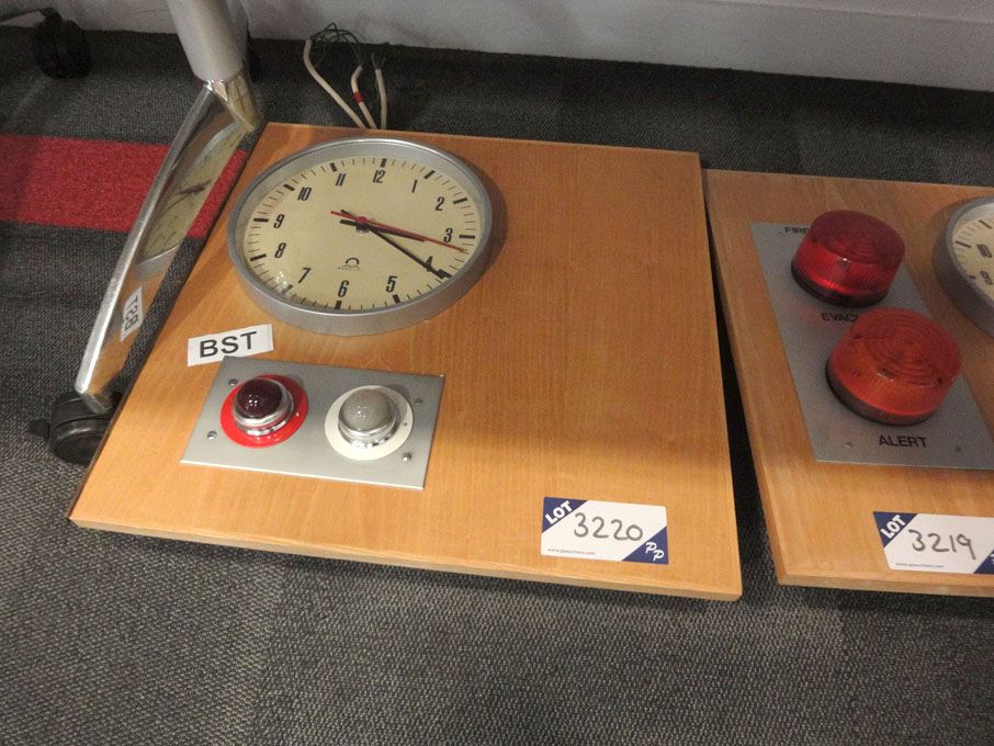 Mobatime analogue pulse clock & 'on air' lights (P...
