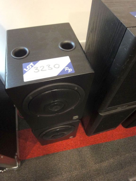 2x MusikElectronic RL906 loud speakers