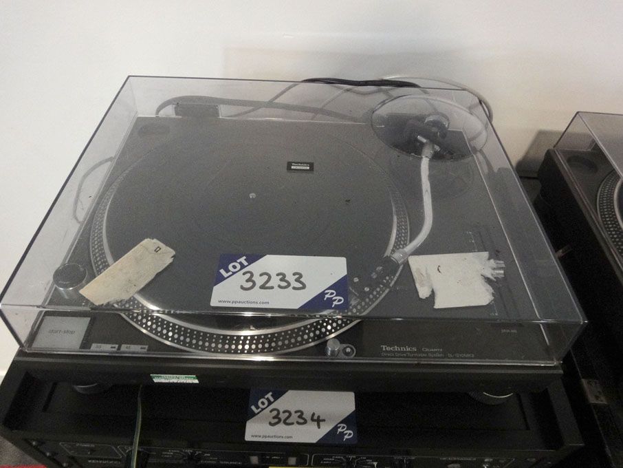 Technics SL-1210MK2 direct drive turntable