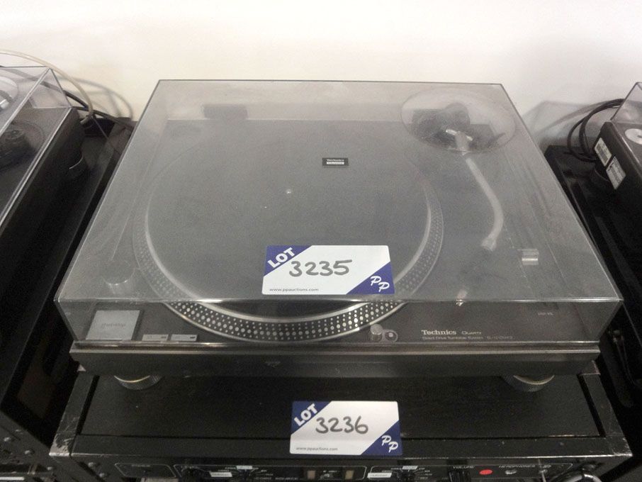 Technics SL-1210MK2 direct drive turntable