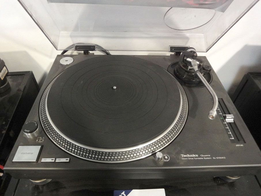 Technics SL-1210MK2 direct drive turntable
