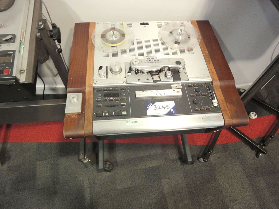 Studer A807 stereo tape recorder / reproducer