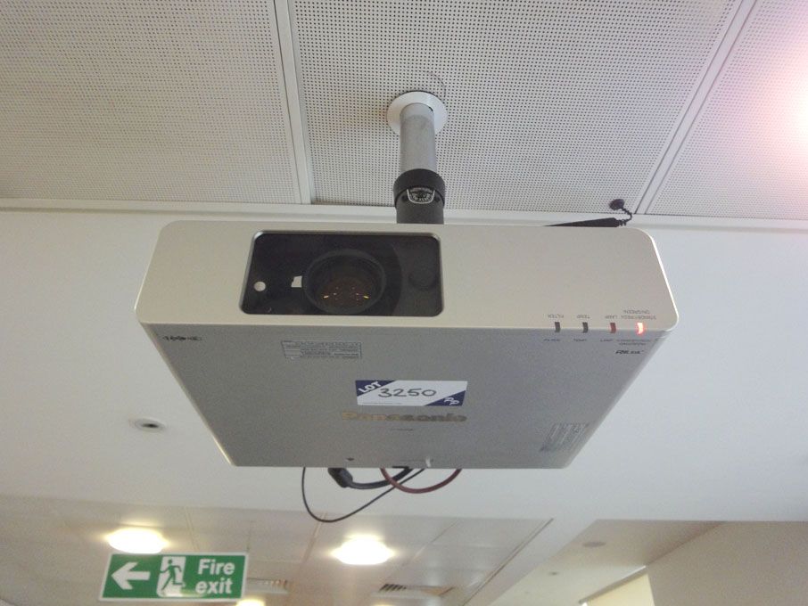 Panasonic PT-FW100NT projector