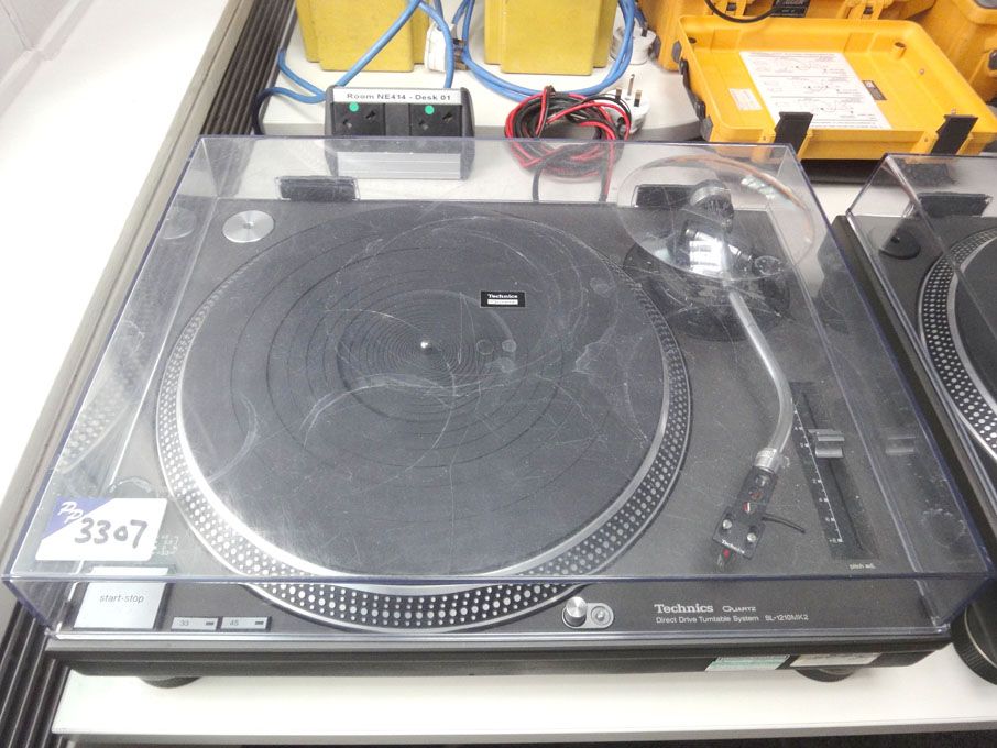 Technics SL-1210MK2 direct drive turntable