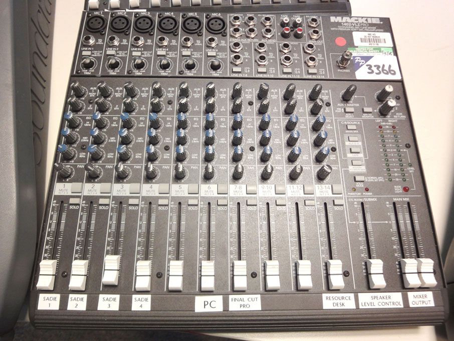 Mackie 1402-VLZ pro 14 channel mic / line mixer wi...
