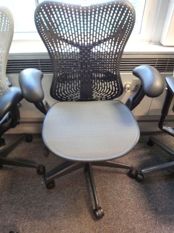 Herman Miller technical swivel chair with arm rest...
