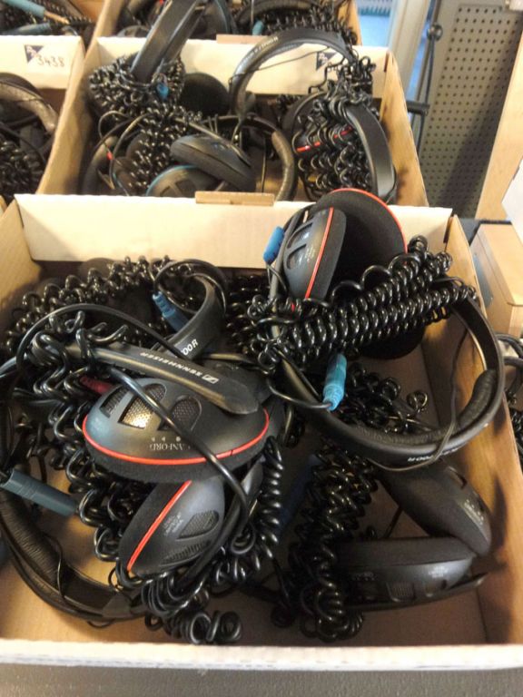10x Sennheiser HD480 stereo headphones