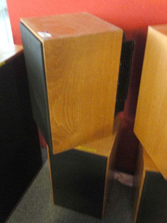 2x Rogers LS5/9 monitoring loud speakers with ampl...
