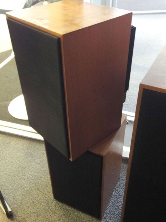 2x Rogers LS5/9 monitoring loud speakers with ampl...