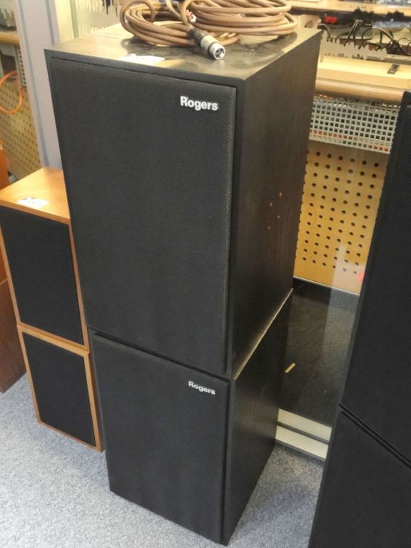 2x Rogers LS5/9 monitor loud speakers