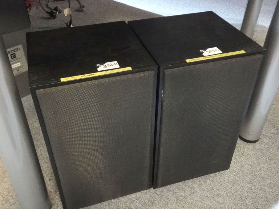 2x Rogers LS5/9 monitoring loud speakers