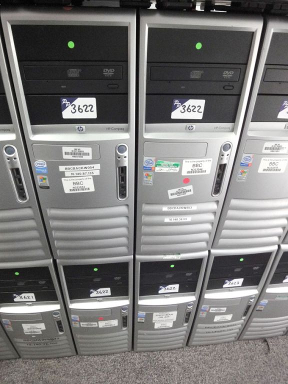 4x HP Compaq Intel Pentium D & Pentium 4 PC base u...