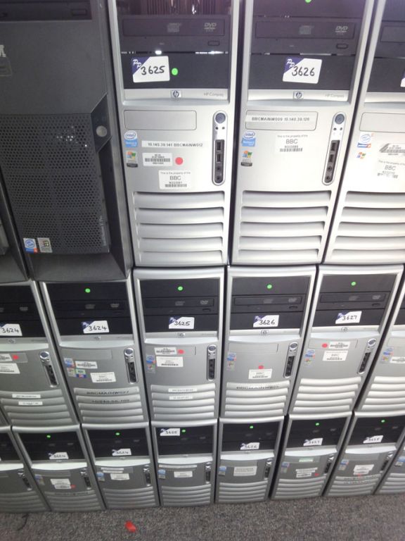4x HP Compaq Intel Pentium D & Pentium 4 PC base u...