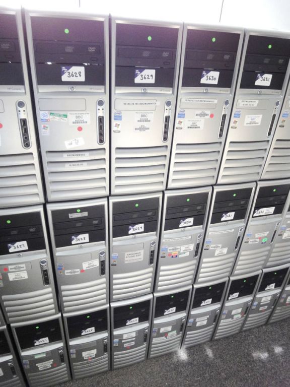 3x HP Compaq Intel Pentium 4 PC base units (no sof...