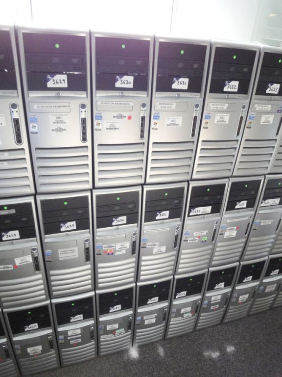 3x HP Compaq Intel Pentium D PC base units (no sof...