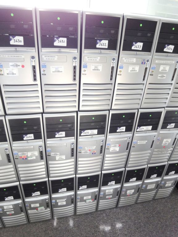 3x HP Compaq Intel Pentium D PC base units (no sof...