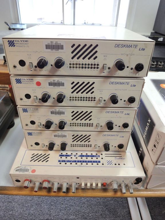 4x Clyde desk mate lite units