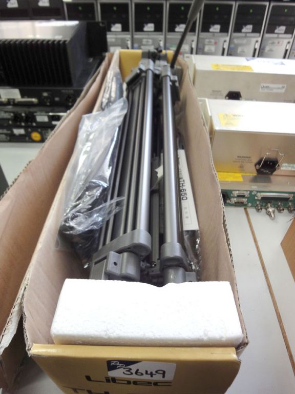 Libec TH-650 video tripod with case (boxed & unuse...