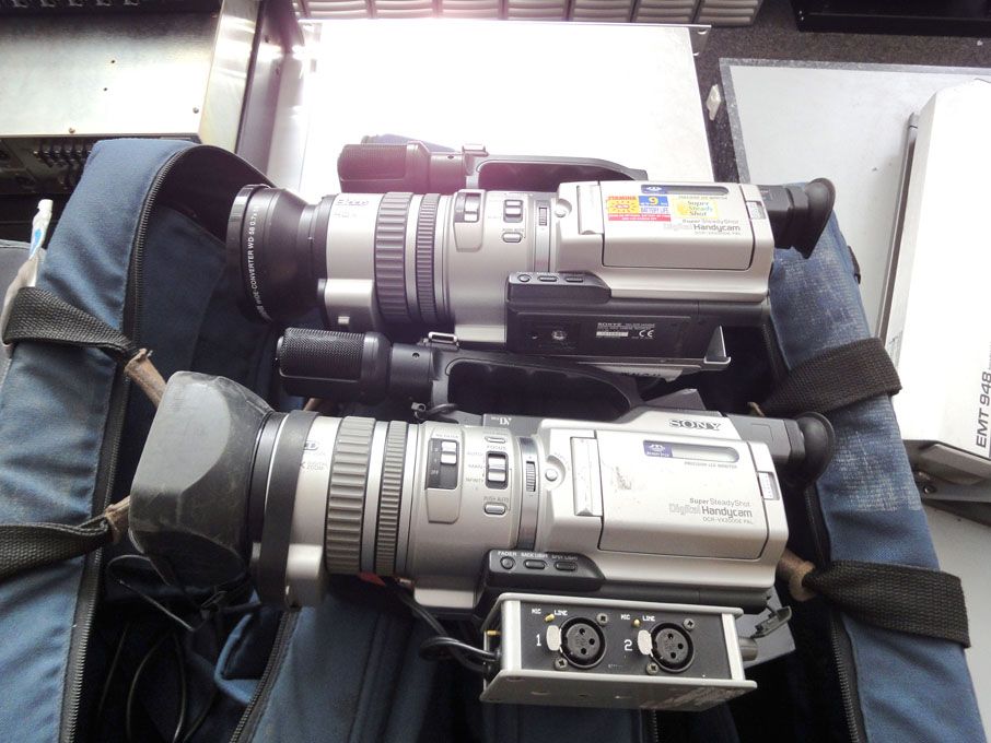 2x Sony DCR-VX200E digital handycams (spare or rep...