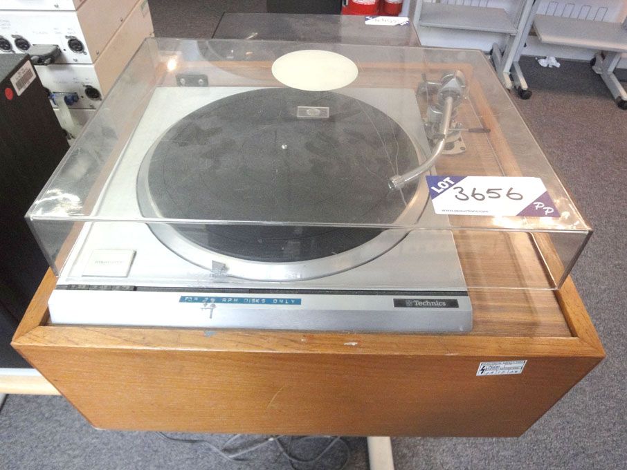 Technics professional turntable