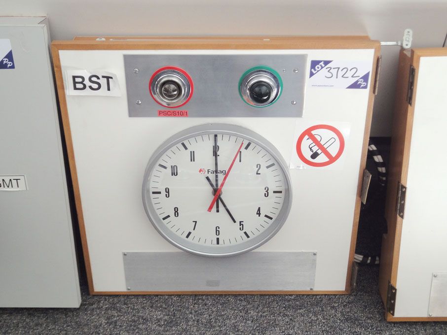 Favag analogue pulse clock & 'on air' lights (Plea...