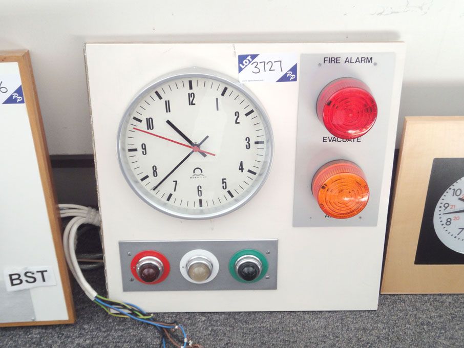 Mobatime analogue pulse clock & 'on air' light (Pl...