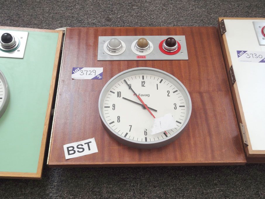 Favag analogue pulse clock & 'on air' lights (Plea...