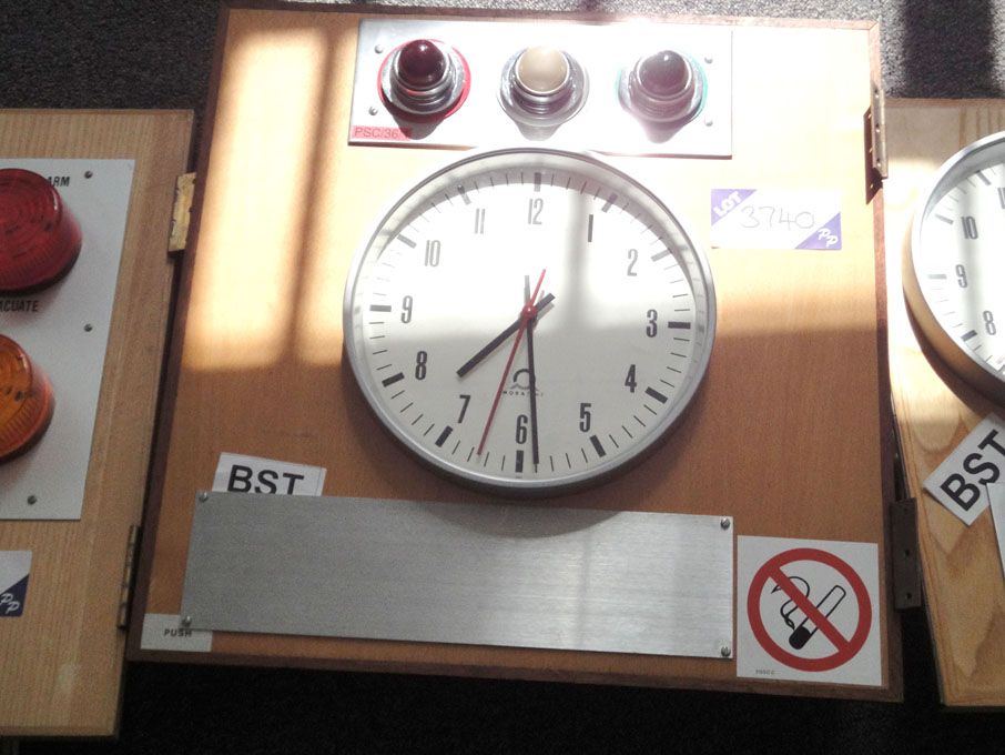 Mobatime analogue pulse clock & 'on air' light (Pl...