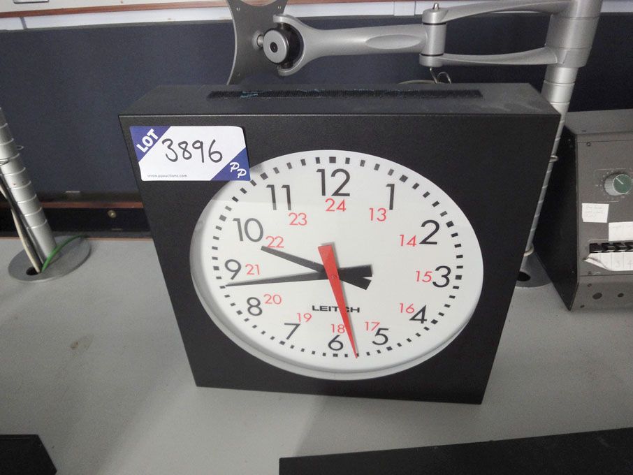 Leitch analogue pulse clock (Please Note: Clock pu...