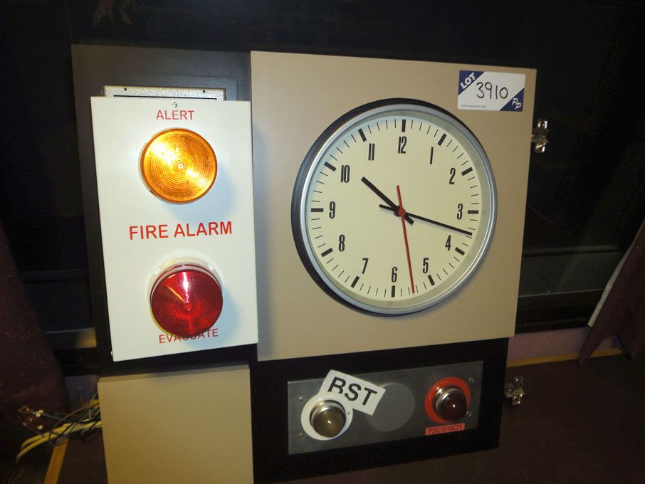 Moser Baer analogue pulse clock & 'on air' lights...