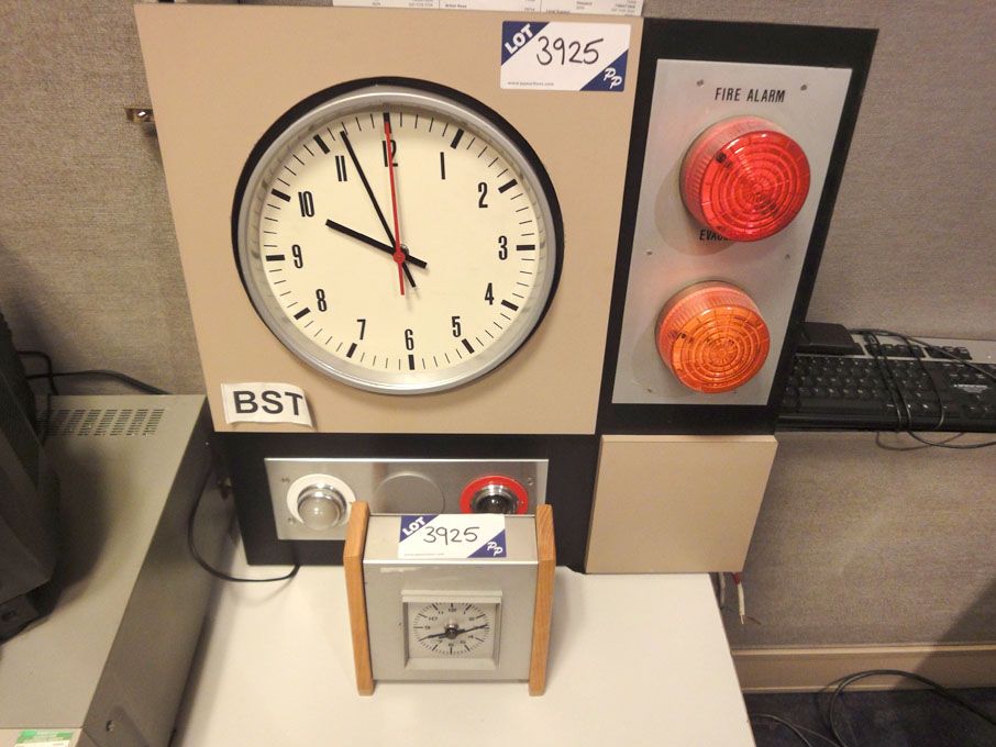Moser Baer analogue pulse clock & 'on air' lights...