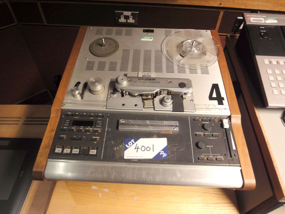 Studer A807 stereo tape recorder / reproducer