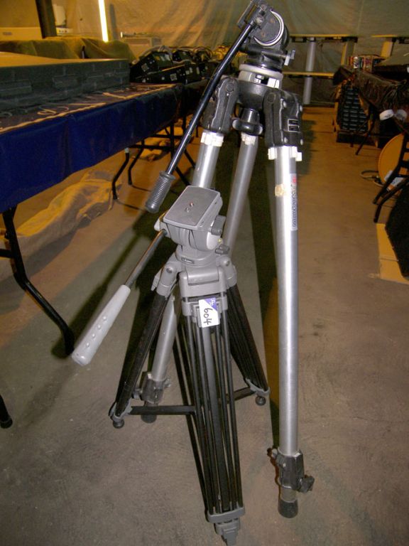 2x similar tripods