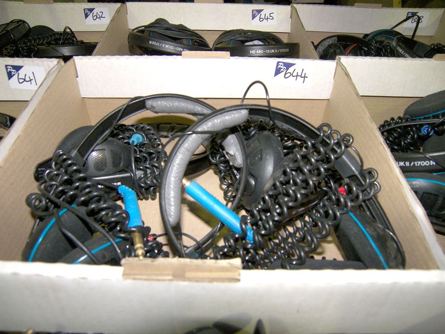 4x Sennheiser HD480 stereo headphones