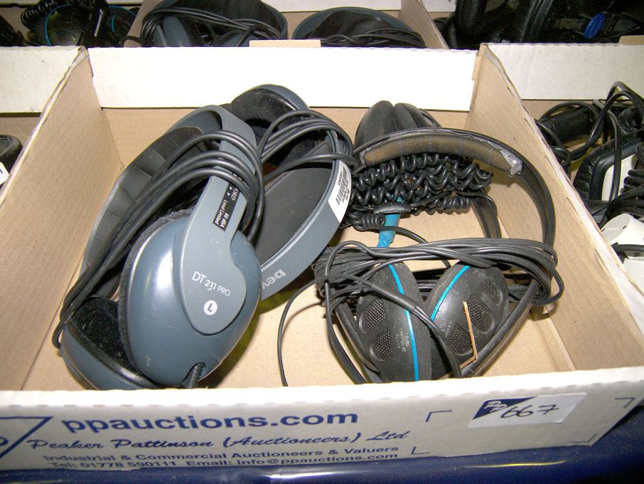 2x Sennheiser HD480 stereo headphones & 2x Beyer D...