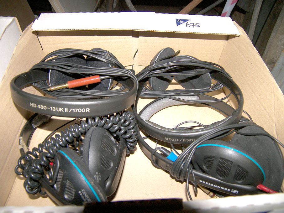 4x Sennheiser HD480 stereo headphones