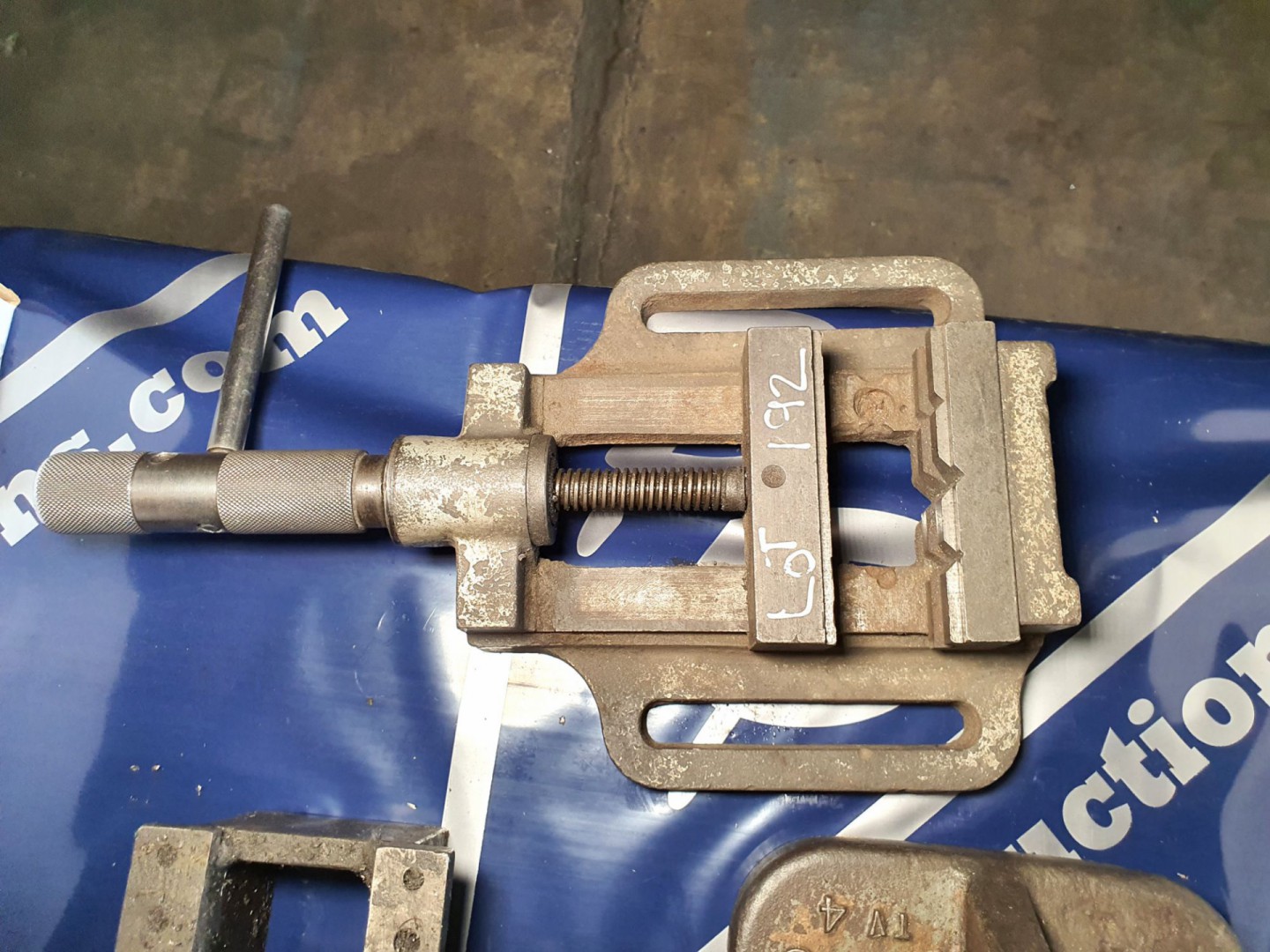 100mm machine vice
