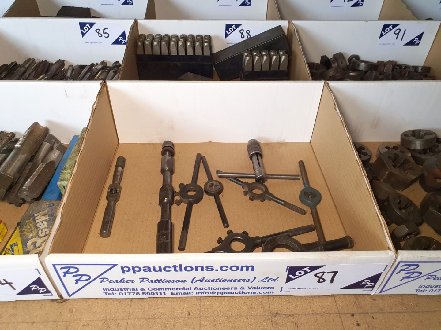9x various tap & die holders