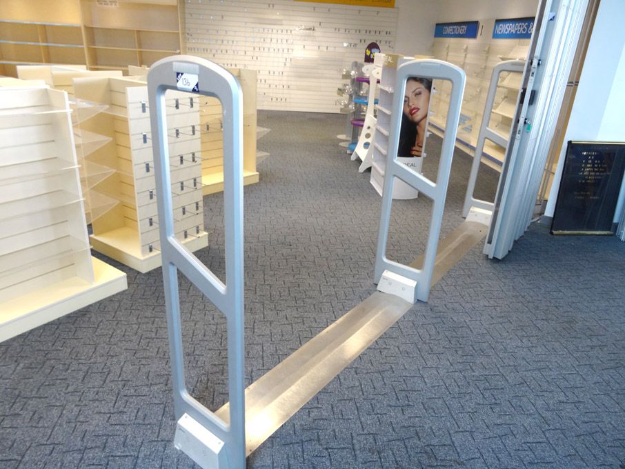 Gateway walk through security tag detectors