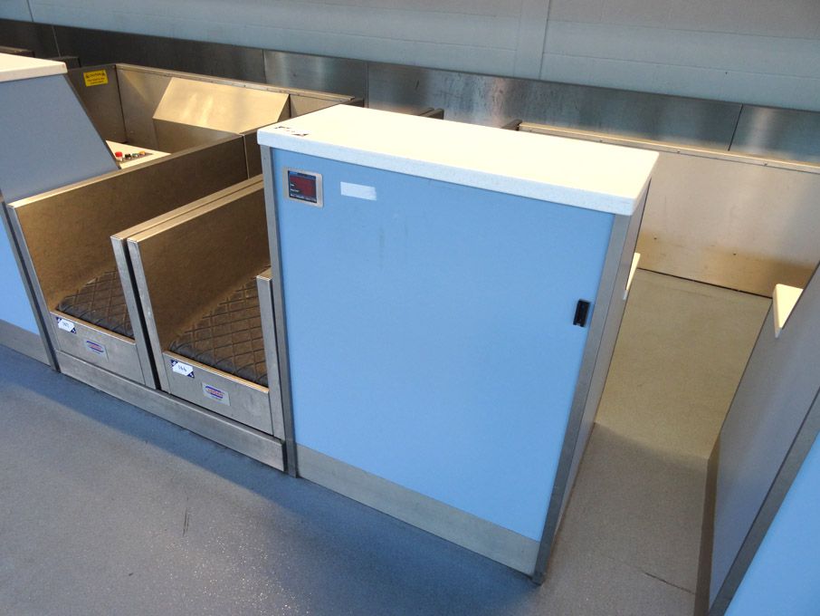 Check-in desk with Logan powered luggage conveyor,...